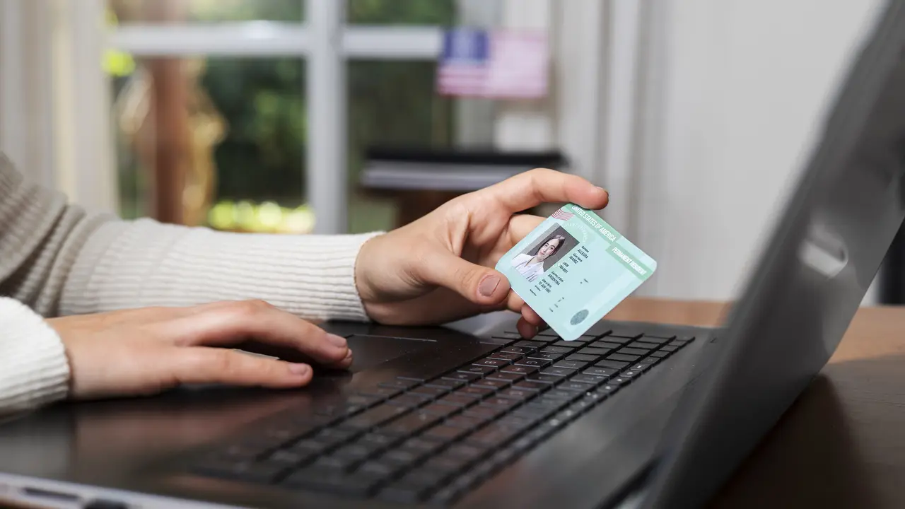 Ilustrasi perusahaan peer to peer lending (P2P). Foto: Freepik