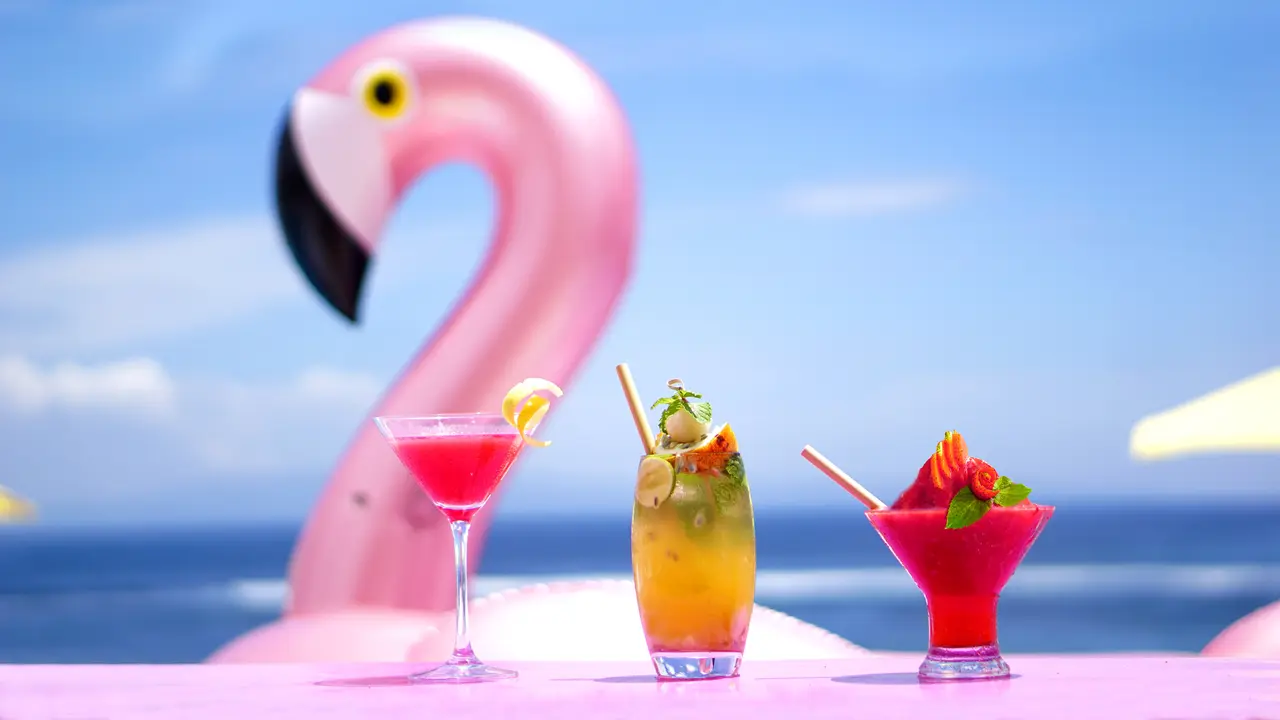 Wisata keluarga Flamingo Bali