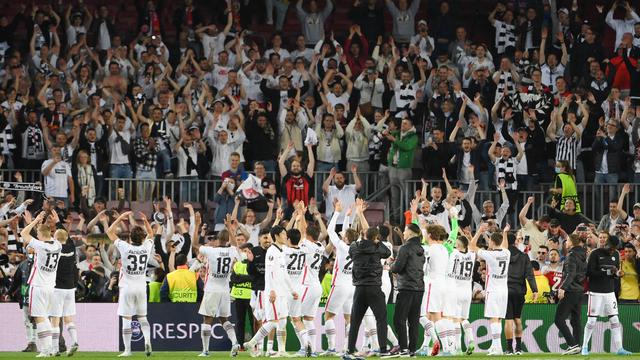 Foto: Momen Stadion Camp Nou Dikuasai Suporter Eintracht Frankfurt, Barcelona Tumbang di Liga Europa