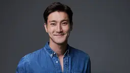 Siwon Super Junior merupakan salah satu idola yang punya wajah tampan dan baik hati. Beberapa personel Super Junior mengatakan jika Siwon merupakan sosok yang religius. Ia pernah menjadi sukarelawan UNICEF. (Foto: soompi.com)