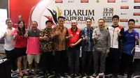 Acara konferensi pers Superliga Badminton 2017 di Surabaya, Jawa Timur, Sabtu (18/2/201). Turnamen berhadiah total US$ 250 ribu atau sekitar Rp 3,3 miliar itu digelar di DBL Arena, Surabaya, 19-26 Februari 2017. (Humas Superliga Badminton)