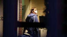 Seorang atlet putri Olimpiade Tokyo 2020 asal Belarusia Krystsina Tsimanouskaya mengatakan ia telah dibawa secara paksa ke bandara di Tokyo untuk naik pesawat kembali ke Belarus setelah ia mengeluh tentang pelatihnya di media sosial. (Foto: AFP/Yuki Iwamura)