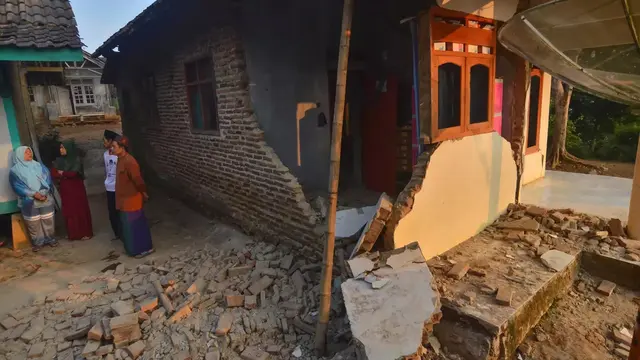 6 Potret Peristiwa Saat Gempa Melanda Banten