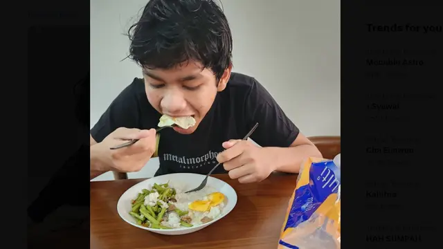 Kondisi David Ozora terus membaik. Terbaru, ia sudah bisa makan sendiri. (Foto: Twitter @seeksixsuck)
