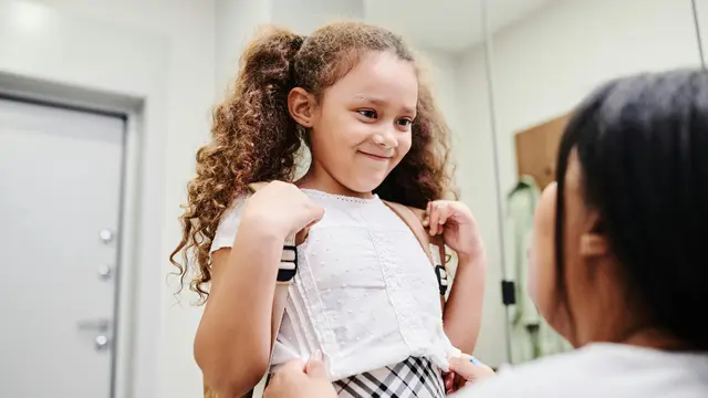 Kenalkan Anak dengan Lingkungan Sekolah Sebelum Hari Pertama