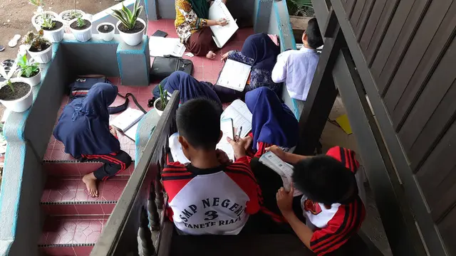 Kisah Inspiratif Para Guru Mengatasi Pembelajaran di Masa Pandemi (2)