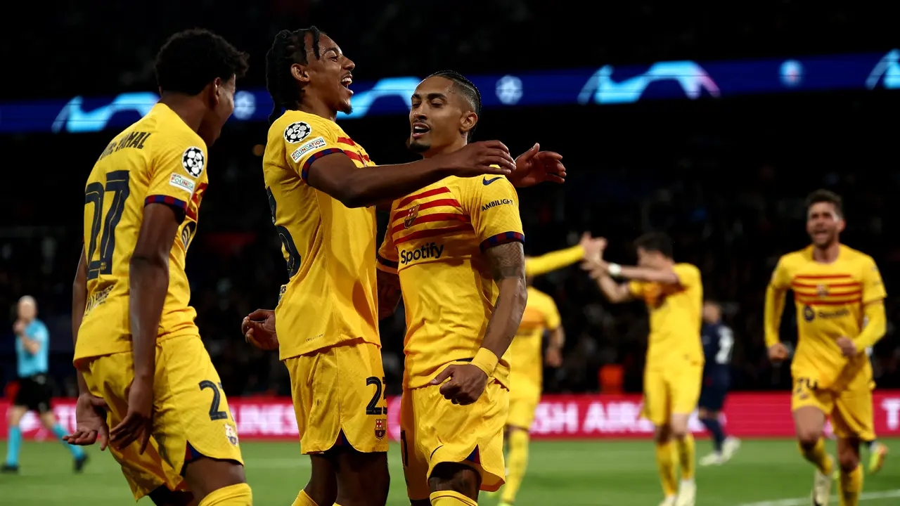 Selebrasi pemain Barcelona saat mengalahkan PSG di Liga Champions