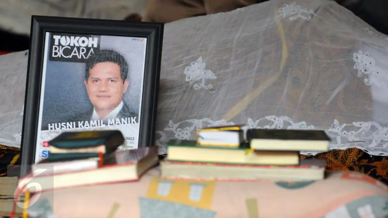 [Bintang] Ketua KPU Husni Kamil Manik Meninggal Dunia