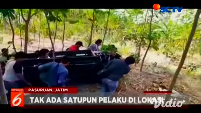 Belasan anggota Anti Bandit Suropati Polres Pasuruan Kota menggerebek hutan jati di Desa Karangjati, Kecamatan Lumbang yang disinyalir sebagai tempat mangkal para begal.