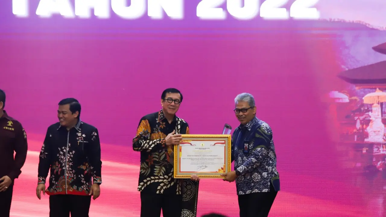 BPKP dinobatkan menjadi lembaga yang paling baik dalam mengelola Jaringan Dokumentssi dan Informasi Hukum (JDIH) di lingkup Kementerian dan Lembaga
