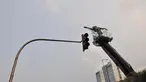 Pembersihan Patung Dirgantara atau Patung Pancoran siap memasuki tahap akhir, Jakarta, Jumat (28/8/14).(Liputan6.com/Miftahul Hayat)