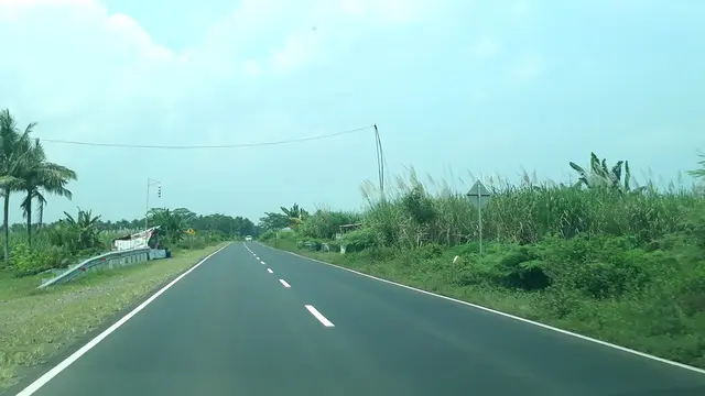 Jalur pantai selatan (Pansela) atau jalan Daendels. (Foto: Liputan6.com/Muhamad Ridlo)