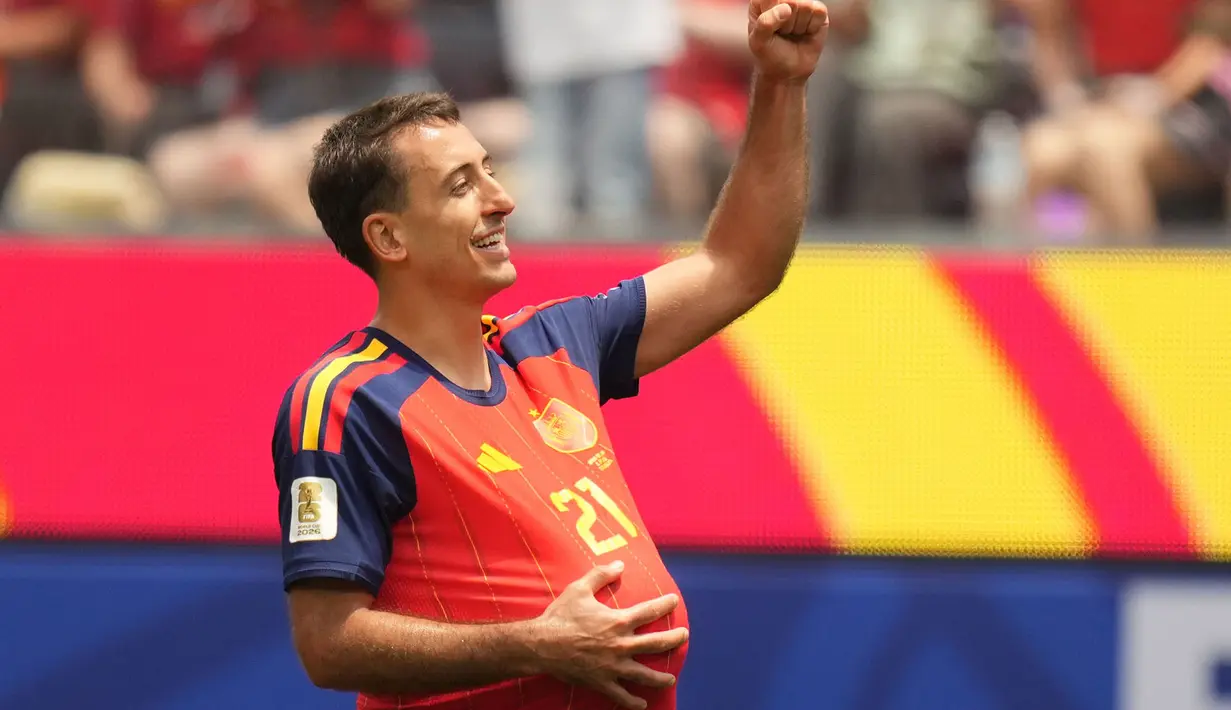 Pemain Spanyol Mikel Oyarzabal merayakan gol pembuka yang dicetaknya selama pertandingan sepak bola babak 32 besar Piala Dunia antara Spanyol dan Austria di Inglewood, California, dekat Los Angeles, Kamis, (02/07/2026). (AP Photo/Andre Penner)