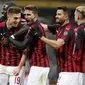 Selebrasi pemain AC Milan usai Krzysztof Piatek mencetak gol pada menit ke-10 di laga perempat final Coppa Italia yang berlangsung di stadion San Siro, Milan, Rabu (30/1). AC Milan menang 2-0 atas Napoli (AP/Antonio Calanni)