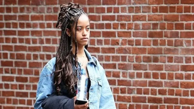 Intip Gaya Keren Malia Obama dengan Kepang Panjang ala Remaja