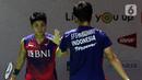 Pebulutangkis ganda putri Indonesia Apriyani Rahayu/Siti Fadia Silva Ramadhanti saat berlaga di babak Perempat Final Indonesia Masters 2023 melawan Jongkolphan Kititharakul/Rawinda Prajongjai (Thailand) di istora Senayan, Jakarta, Jumat (27/1/2023). Apriyani Rahayu/Siti Fadia Silva Ramadhanti harus menyudahi perjuangan mereka pada ajang Indonesia Masters 2023 usai takluk 21-16, 17-21, 18-21. (Liputan6.com/Helmi Fithriansyah)