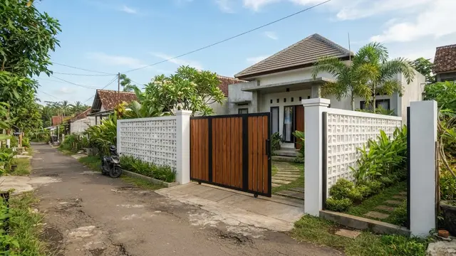 Model Gerbang Rumah Desa Modern yang Dipadukan Dengan Pagar Roste