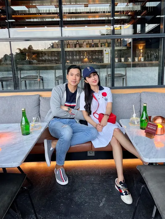 Sandra Dewi sendiri terbilang cukup jarang mengunggah momen mesra berdua dengan sang suami. (FOTO: instagram.com/sandradewi88)