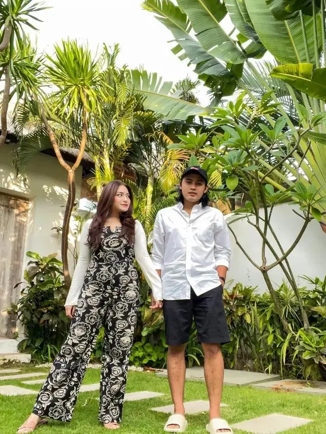 Dikabarkan Putus, Ini 8 Momen Mesra Nathalie Holscher dan Yogi Ilham yang Curi Perhatian