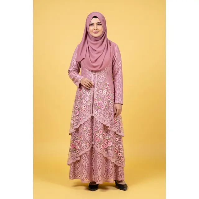 8 Model Baju Brokat Terbaru Usia 40-an yang Elegan, Tampilan Awet Muda