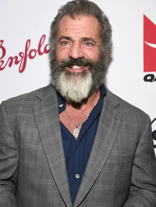 Saat ini Mel sedang menyutradari sebuah film yang bertajuk “Hacksaw Ridge” yang mengisahkan seorang Tentara Medis Amerika, Desmond T.Doss yang diperankan oleh Garfield yang membawa senjata selama perang dunia ke 2. (AFP/Bintang.com)