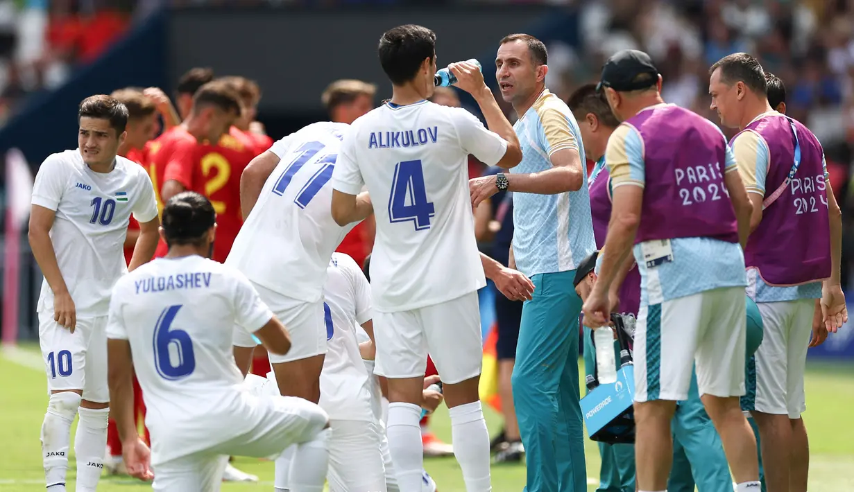 Timur Kapadze ditunjuk sebagai pelatih kepala tim nasional pada 22 Januari 2025. Di bawah kepemimpinannya untuk Timnas Uzbekistan, total telah memainkan 8 pertandingan selama 256 hari. Mempersembahkan 5 kemenangan dan 3 hasil imbang. Menariknya, Timnas Uzbekistan tidak pernah mengalami satu kekalahan pun di bawah kendalinya. (AFP/FRANCK FIFE)