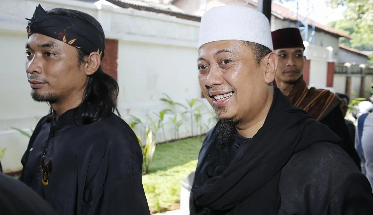 Opick dan Dian Rositaningrum menikah sejak tahun 2002. Dari pernikahannnya, pasangan ini dikaruniai empat orang anak.  (Adrian Putra/Bintang.com)