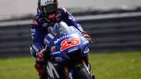 Maverick Vinales puncaki hasil tes pramusim hari kedua di Sirkuit Sepang (MANAN VATSYAYANA / AFP)