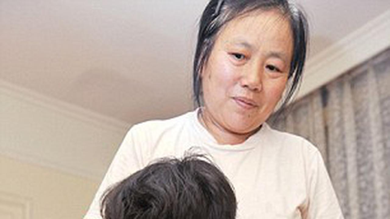 Bocah Perempuan Ini Berbulu Mirip Kucing, Kutukan?