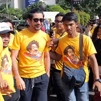 Reza Rahadian mengaku sangat senang dirinya diangkat sebagai keluarga besar Benyamin. Menurut Reza, dengan hal itu pun menggambarkan bahwa keluarga mendukung dirinya dan film anyarnya. (Deki Prayoga/Bintang.com)