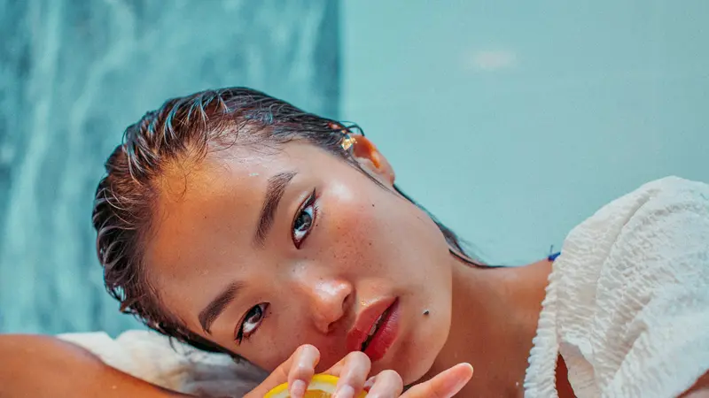 Cegah penuaan dengan rangkaian produk skincare anti-aging  dari L'OCCITANE en Provence. (Foto: Unsplash.com/Joshua Rawson Harris).