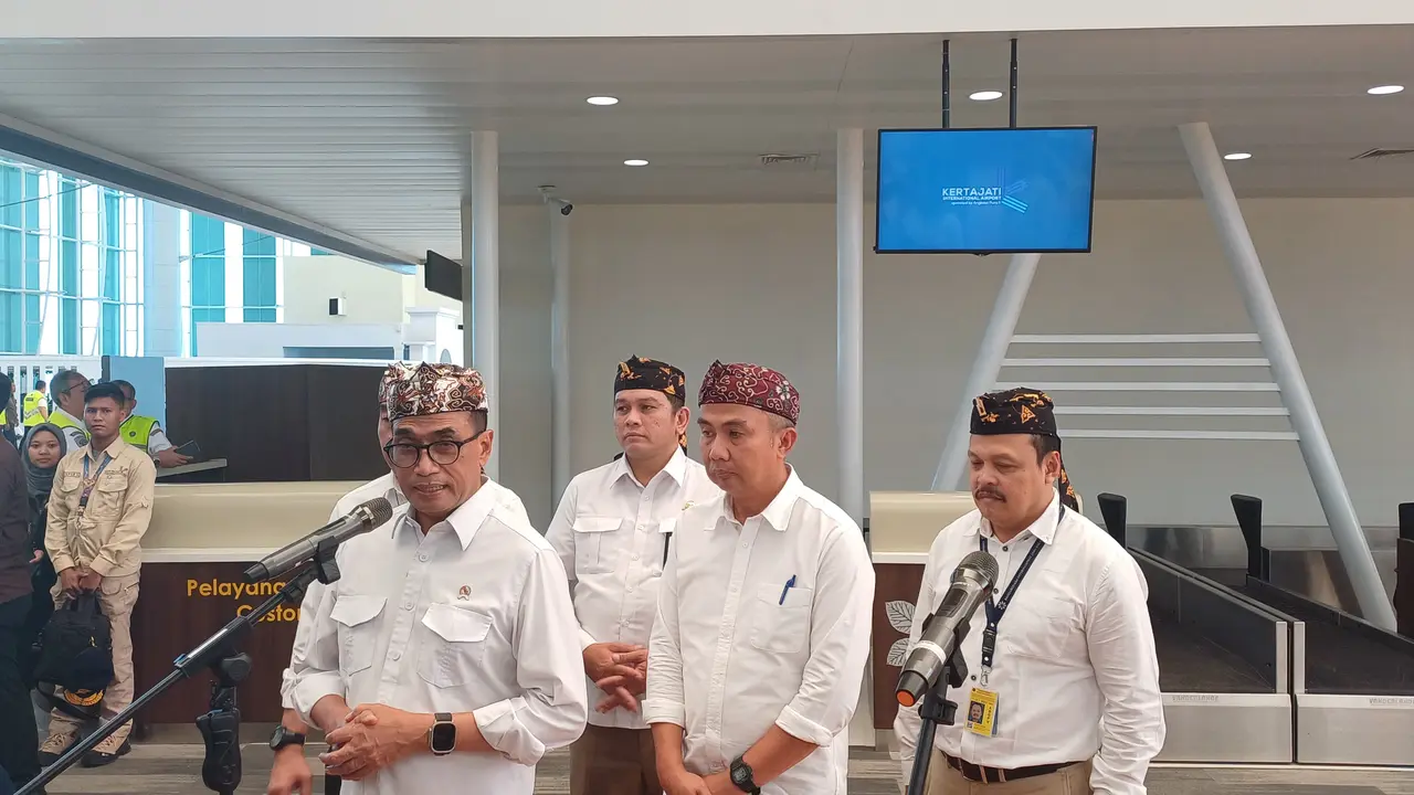 Menteri Perhubungan (Menhub) Budi Karya Sumadi kunjungan ke Bandara Kertajati, Kabupaten Majalengka, Jawa Barat, Rabu (18/10/2023)