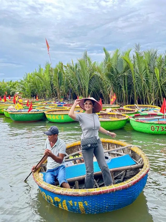 Bella Saphira liburan di Vietnam (Instagram/bellasaphiraofficial)