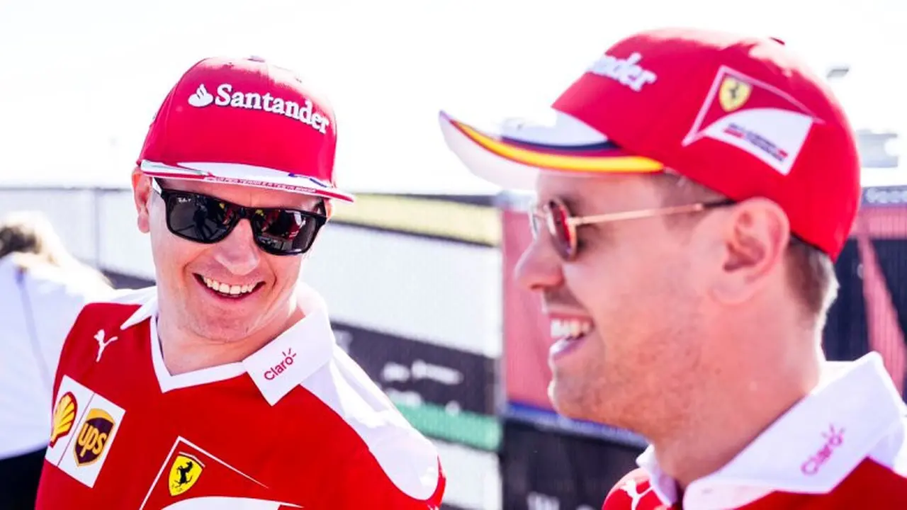 Kimi Raikkonen (kiri) dan Sebastian Vettel