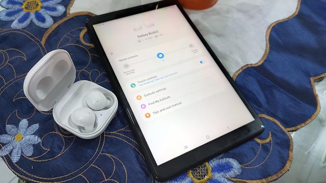 Samsung Galaxy Buds2 saat dipasangkan dengan aplikasi Galaxy Wearable (Liputan6.com/Giovani Dio Prasasti)