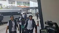 Polisi Angkut Barang Bukti Kasus Febrie Adriansyah ke Kejagung