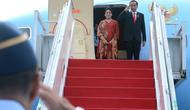 Presiden Jokowi dan Ibu Negara sebelum berangkat ke Bandung dan Pontianak. (Foto: Biro Pers Kepresidenan)