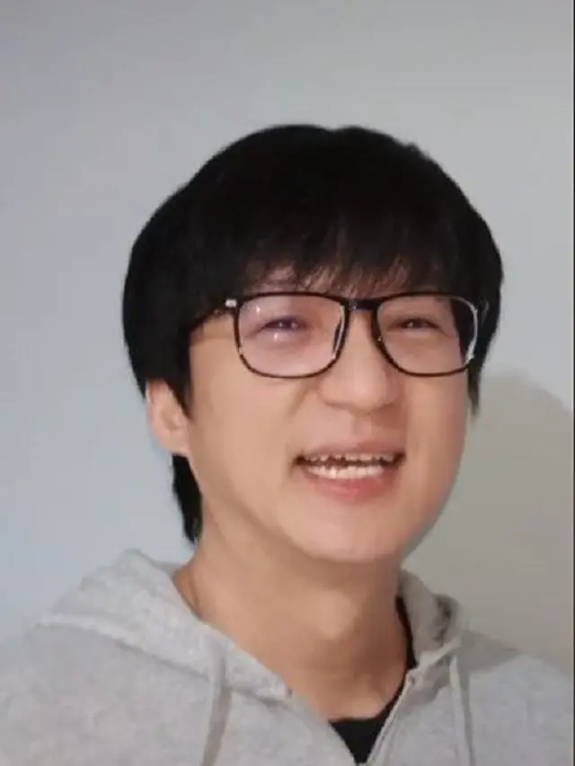 6 Potret Juna Ong, Konten Kreator yang Mirip Jackie Chan Muda