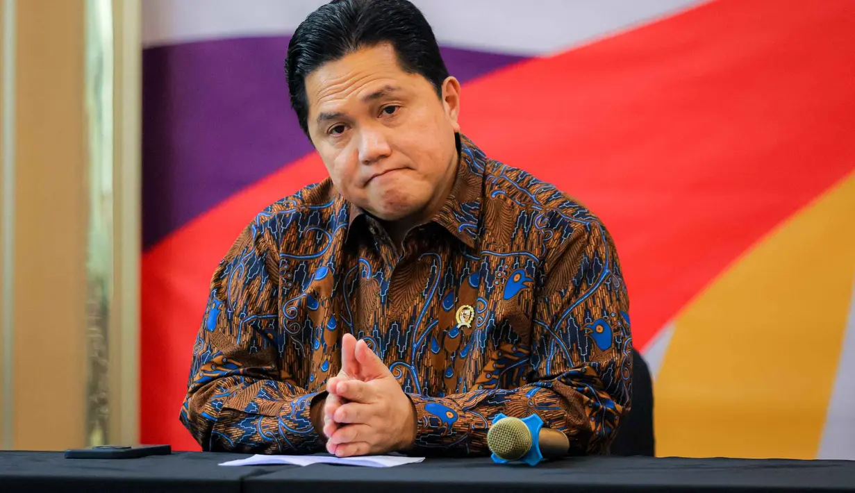Menteri Pemuda dan Olahraga Republik Indonesia (Menpora RI), Erick Thohir secara resmi mengumumkan pencabutan Peraturan Menteri Pemuda dan Olahraga (Permenpora) Nomor 14 Tahun 2024. (Bola.com/Bagaskara Lazuardi)