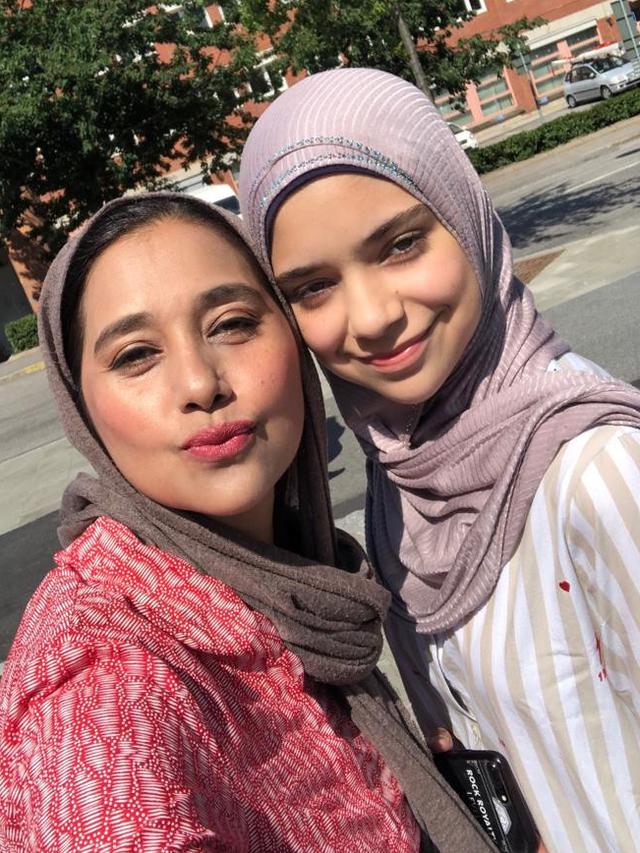 Iseng Jualan, Dagangan Ayu Azhari Laris Manis di Swedia - ShowBiz