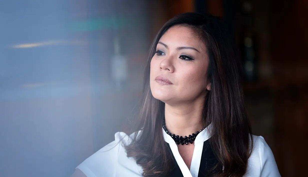 Aline Adita menceritakan pertemuannya dengan pria bule asal Australia bernama James. Pemeran dalam film Aku atau Dia itu sempat kaget ketika di 'jodohkan' oleh sahabatnya, Indah Kalalo. (Deki Prayoga/Bintang.com)