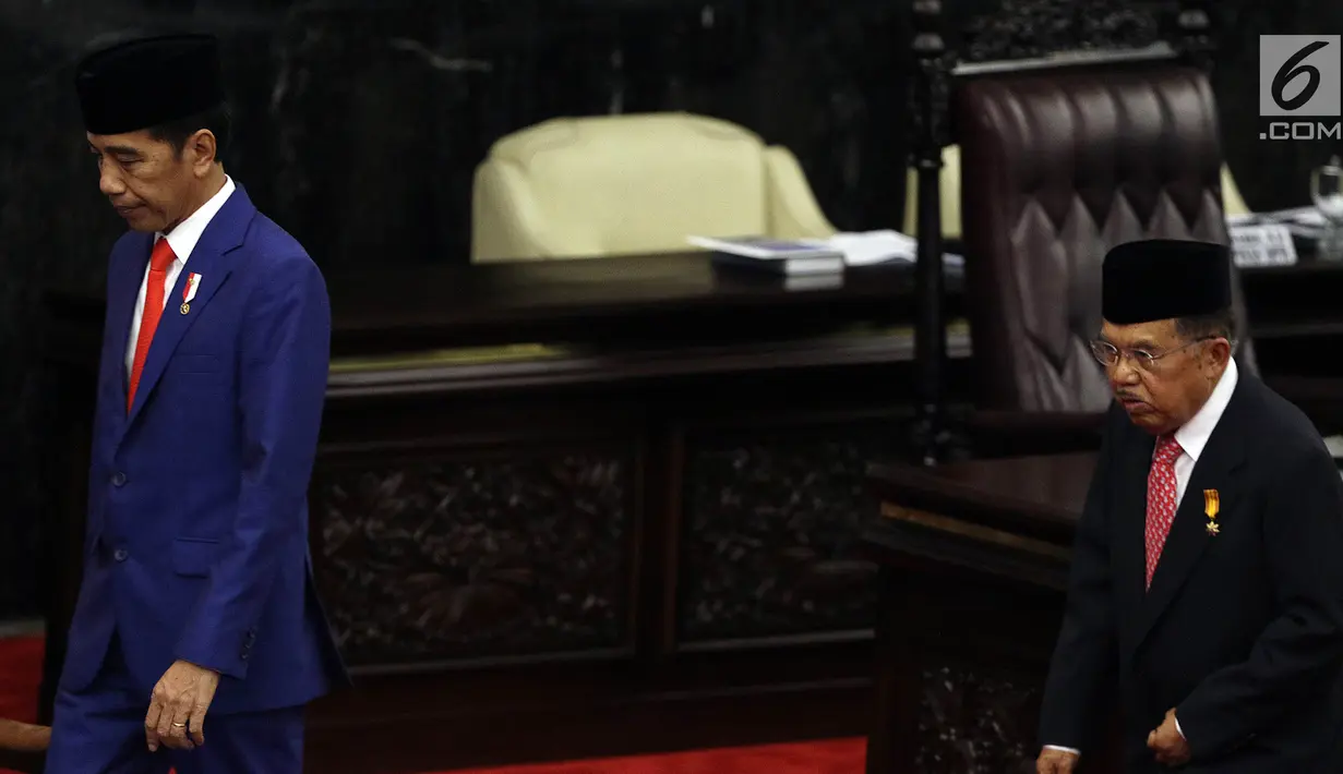 Presiden Joko Widodo (kiri) dan Wakil Presiden Jusuf Kalla menghadiri Sidang Paripurna di Gedung DPR, Jakarta, Jumat (16/8/2019). Nantinya DPR akan membahas RAPBN 2020 untuk selanjutnya disahkan menjadi UU. (Liputan6.com/JohanTallo)