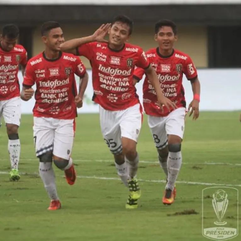 Striker Bali United Martinus Ardhi merayakan gol ke gawang PSPS Ria dalam lanjutan Grup D Piala Presiden 2018 di Stadion Kapten I Wayan Dipta, Gianyar, Rabu (24/1/2018). Bali United menang 3-2. (https://twitter.com/liga1match)