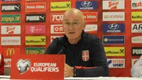 Pelatih Timnas Serbia Slavoljub Muslin yakin anak asuhnya bakal meriah poin 3 di kandang Austria. (Bola.com/Reza Khomaini)