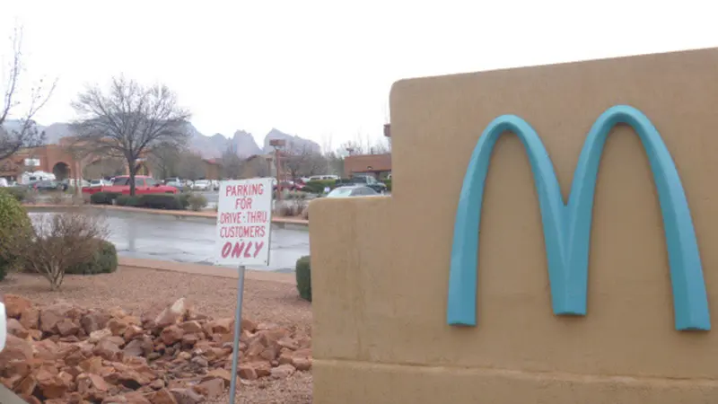 Logo McDonalds Diganti Warna Biru, Kota ini Jadi Sorotan