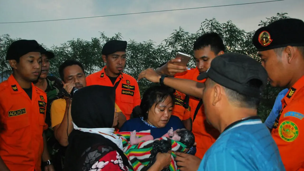 Melahirkan di Bus