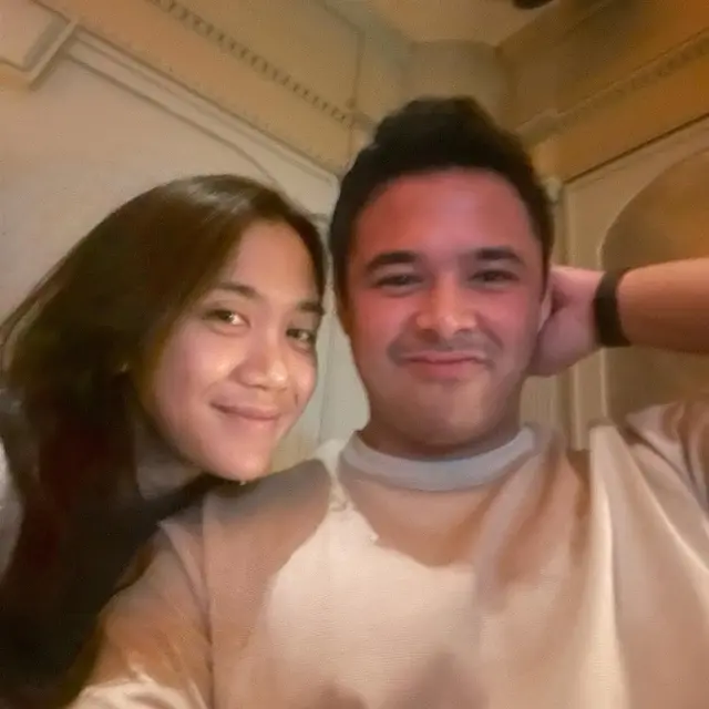 Momen romantis Nadhif Basalamah lamar kekasih di Jepang