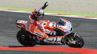 Pembalap Ducati, Andrea Dovizioso mendapat poin sempurna dalam balapan MotoGP Italia dan Catalunya 2017. (Josep LAGO / AFP)