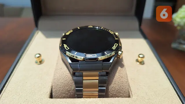 Huawei Watch Ultimate (Liputan6.com/Giovani Dio Prasasti)