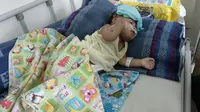 Kondisi Muhammad Adam Saputra, bayi berusia 7 bulan, di RSUD Bahteramas Kendari, mulai membaik. Foto: (Ahmad Akbar Fua/Liputan6.com)